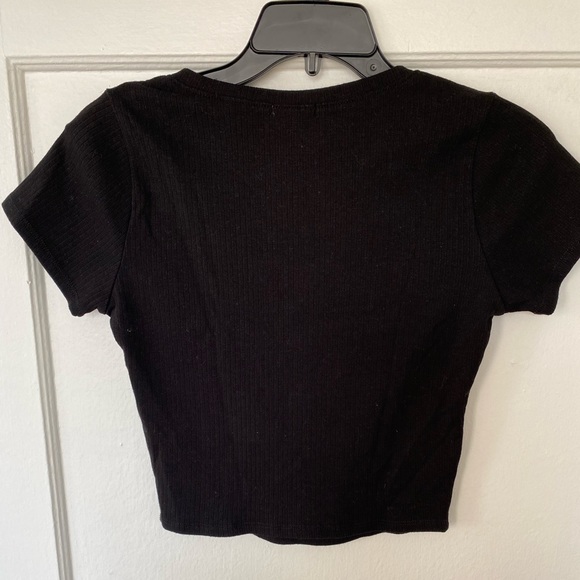 Simple Ribbed Crop Tee - Picture 5 of 5